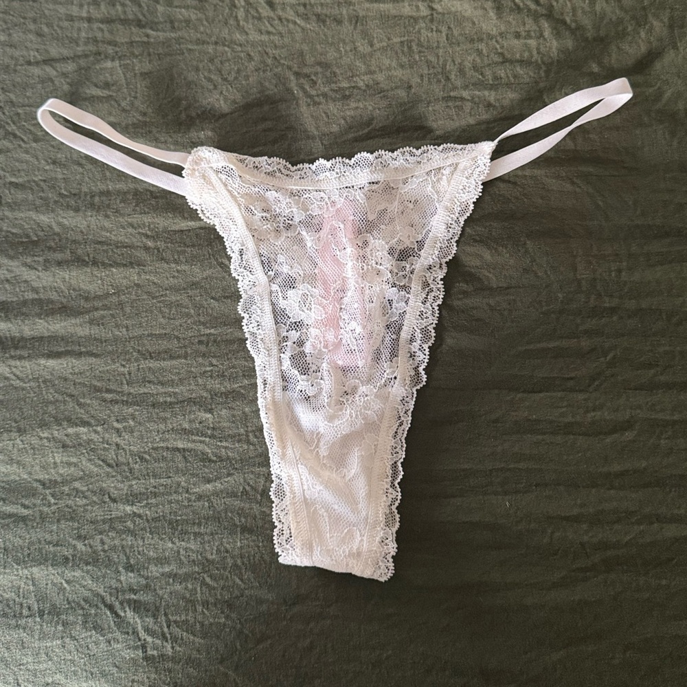 NWT Victoria's Secret White Lace Thong (S)